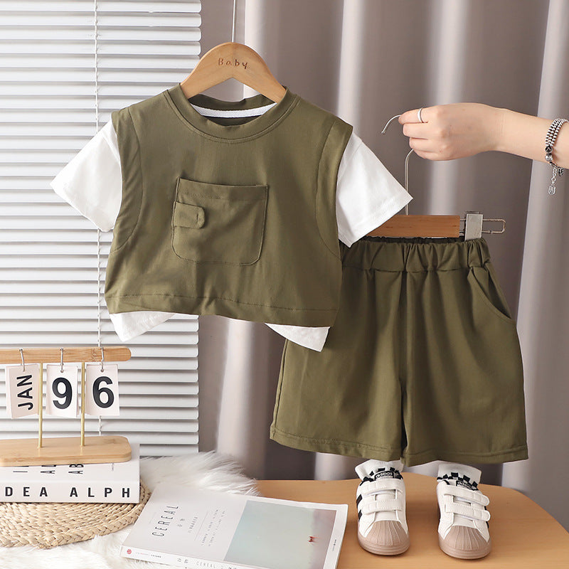 Two piece set of short sleeved clothes for male child laborers