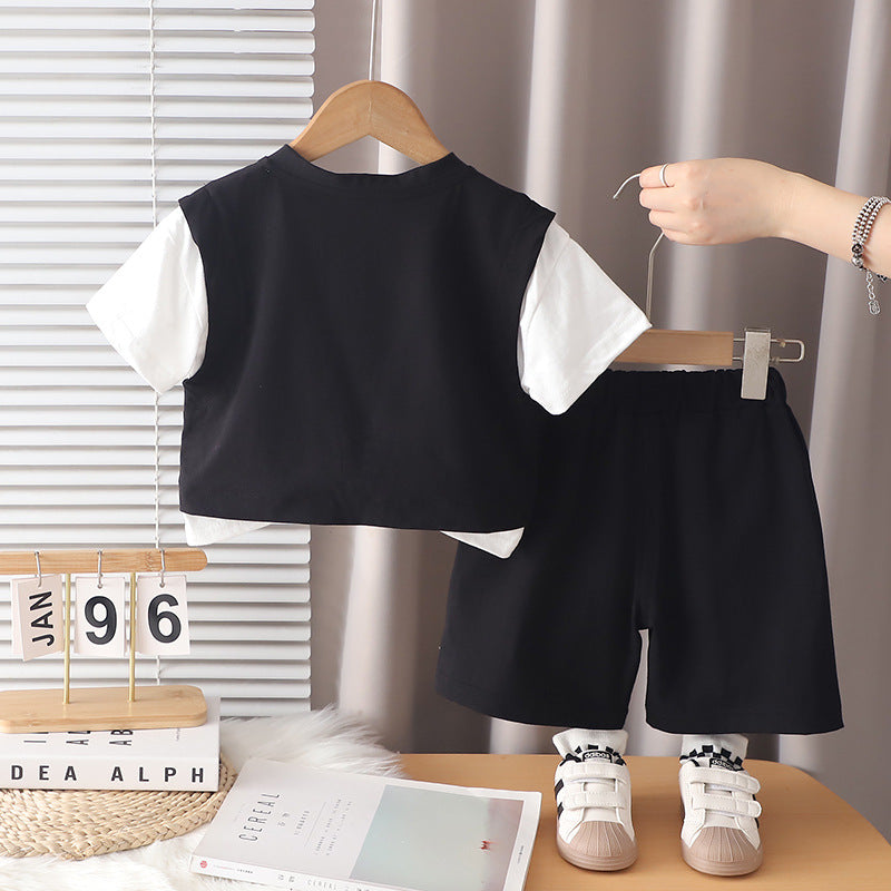 Two piece set of short sleeved clothes for male child laborers
