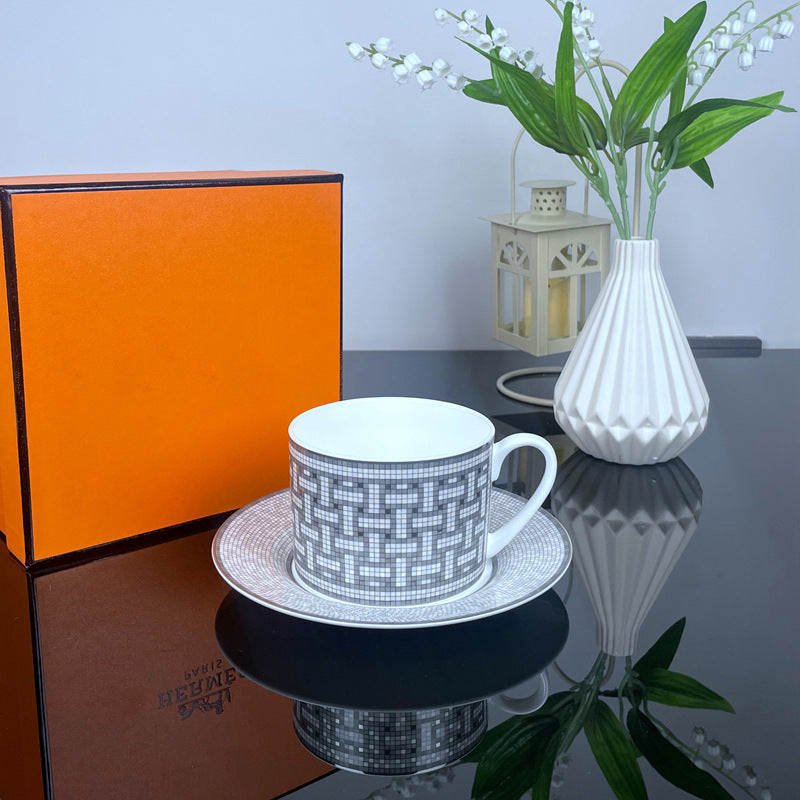 European Style Bone China Coffee Cups and Saucers Set, Porcelain Teacup Set with Spoons for Afternoon Tea, Home & Office Use