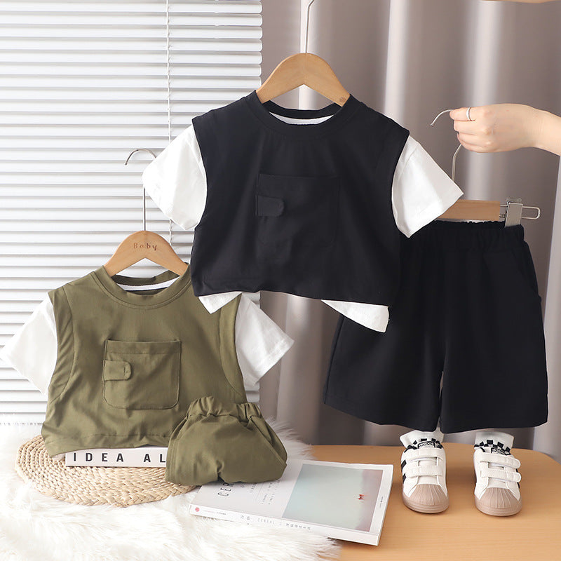 Two piece set of short sleeved clothes for male child laborers